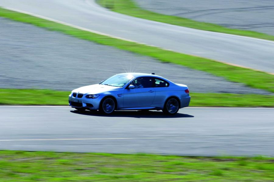  BMW M3 2008 года  (фото 12 из 219)